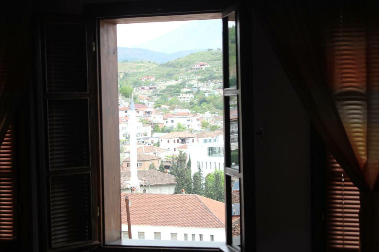 Guesthouse Arjan Berati Exterior foto