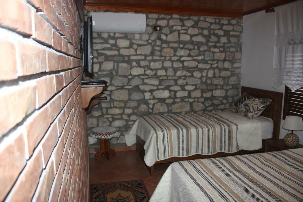 Guesthouse Arjan Berati Exterior foto